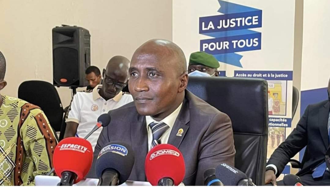 CRIEF:  Le procureur spécial  requiert l'interdiction de sortie du territoire contre 26 hauts cadres dont Malick Sankhon  qui se trouve déjà en France ! 