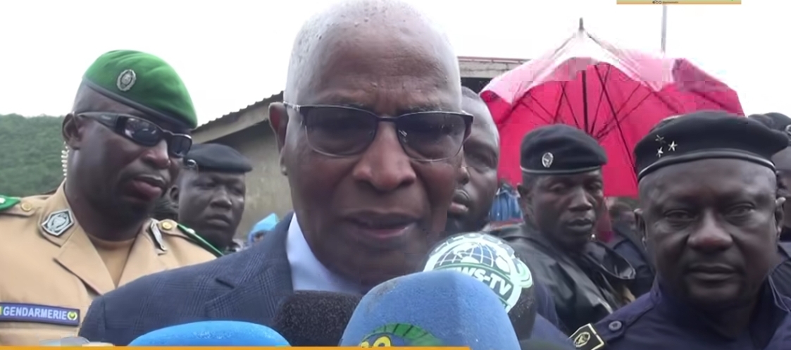 Glissement de terrain à Manéah Le Premier ministre BAH Oury au chevet des victimes 