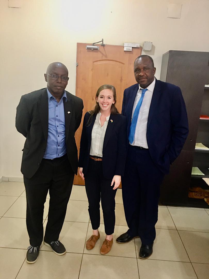 Guinée : L'attachée économique  et commerciale de l'ambassade des USA reçue  par les conseillers  du Ministre  Abé  Sylla