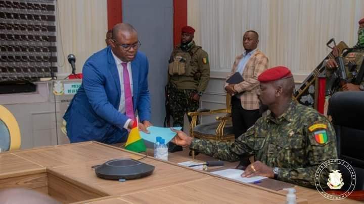 Guinée : les nouveaux ministres et des administrateurs territoriaux prêtent serment devant le chef de la junte 