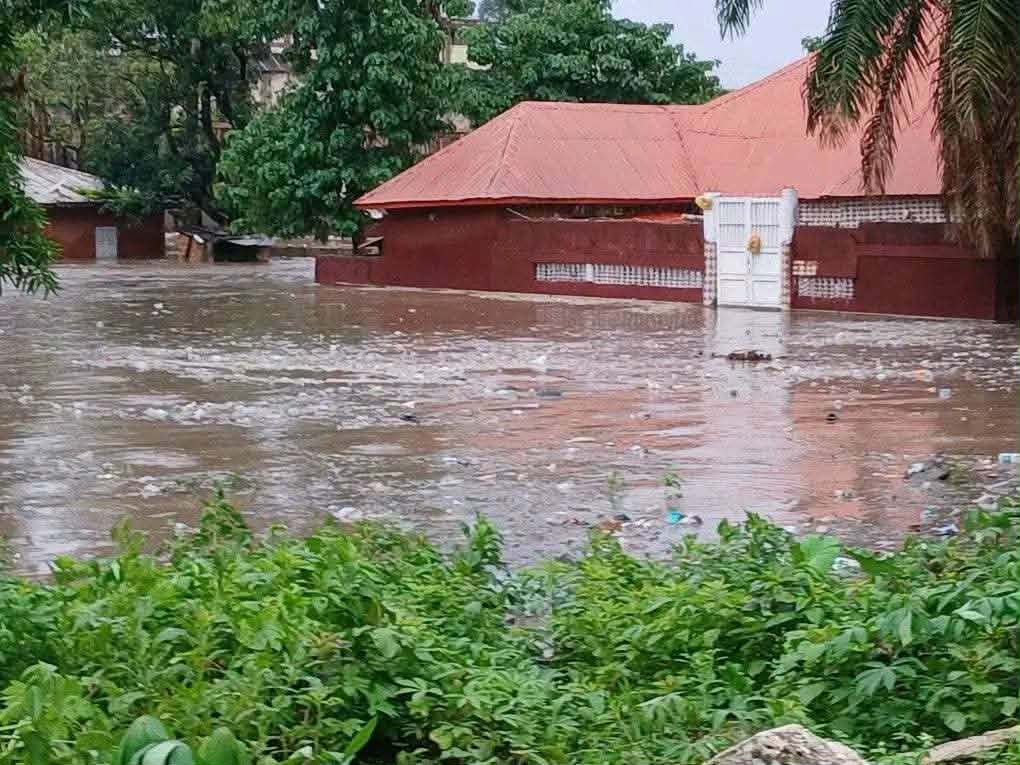Kindia sous les eaux : une pluie diluvienne provoque d'importants dégâts matériels dans plusieurs quartiers
