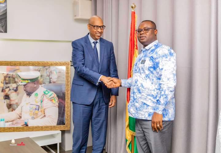 Primature : le Premier ministre, Dr Bernard Goumou a reçu M. Désiré NYARUHIRIRA, haut cadre de l’OIF 