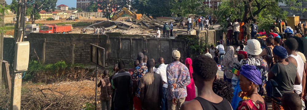 Yimbaya: Un immeuble en construction s'effondre, plusieurs portés disparus